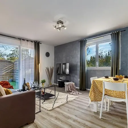 A - Moderne Pres De L'aeroport *