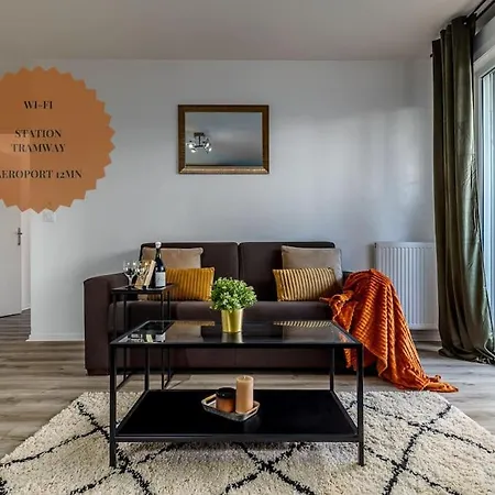 A - Moderne Pres De L'aeroport アパート