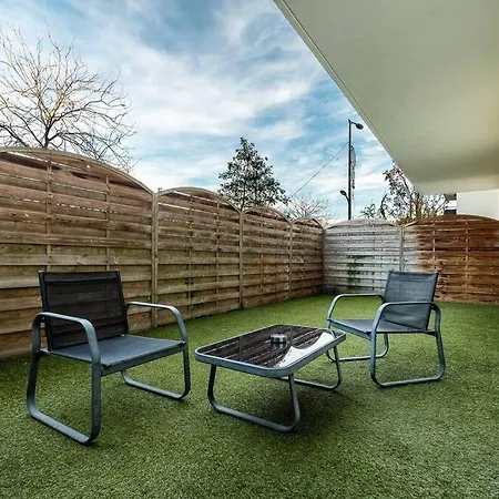 A - Moderne Pres De L'aeroport アパート